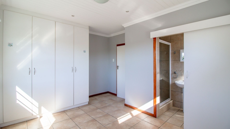 3 Bedroom Property for Sale in Beacon Bay North Eastern Cape